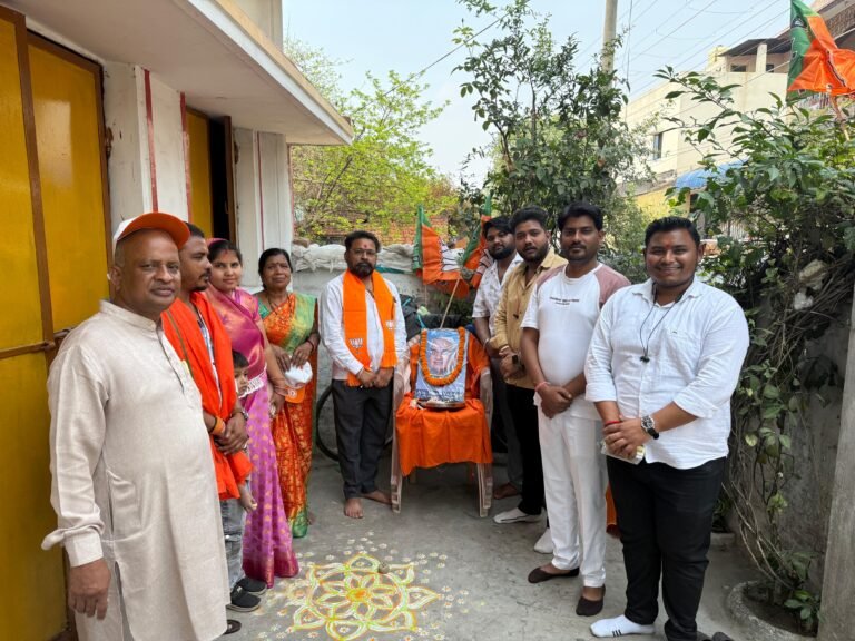 भाजपा ने उत्साहपूर्वक मनाया 47वां स्थापना दिवस; अटल जी की प्रतिमा पर किया माल्यार्पण