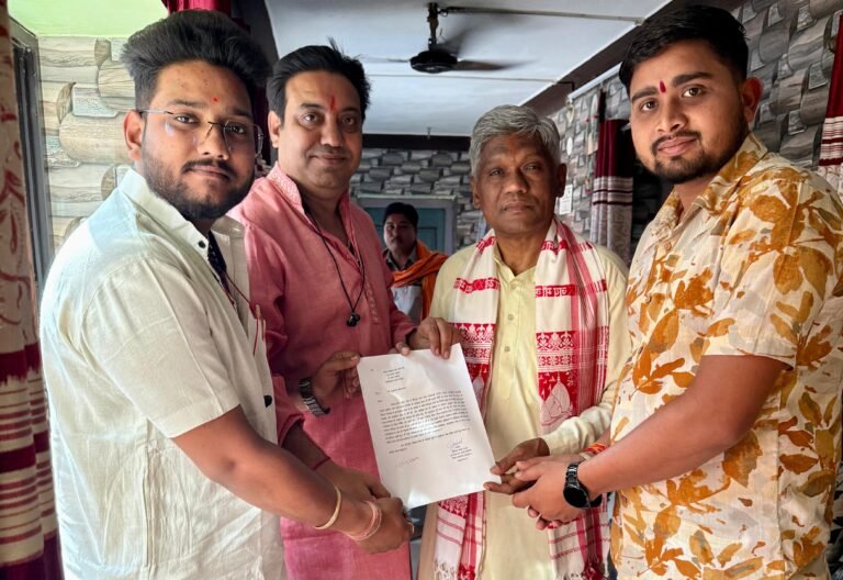 श्री कृष्ण गोशाला में ‘गो अनुसंधान केंद्र’ की उठी मांग, पूर्व सांसद प्रतिनिधि ने गो सेवा आयोग अध्यक्ष को सौंपा ज्ञापन