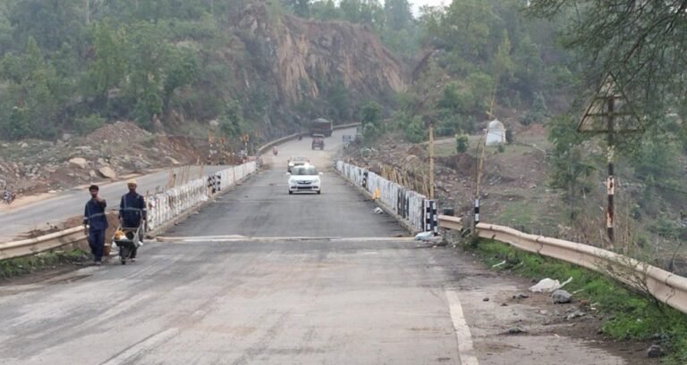 बड़ी राहत: कटघोरा-अंबिकापुर मार्ग पर तान नदी ब्रिज मरम्मत के बाद यातायात के लिए खुला