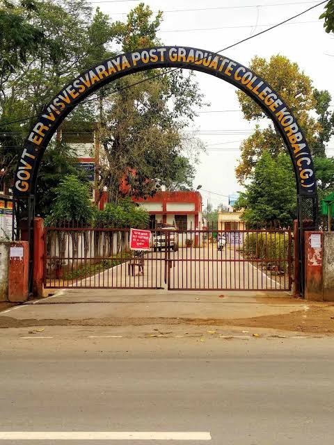कॉलेजों में दाखिले की दौड़: कोरबा में बीकॉम का कटऑफ 93.6% तक पहुंचा, पहली मेरिट सूची जारी होते ही उमड़ी भीड़